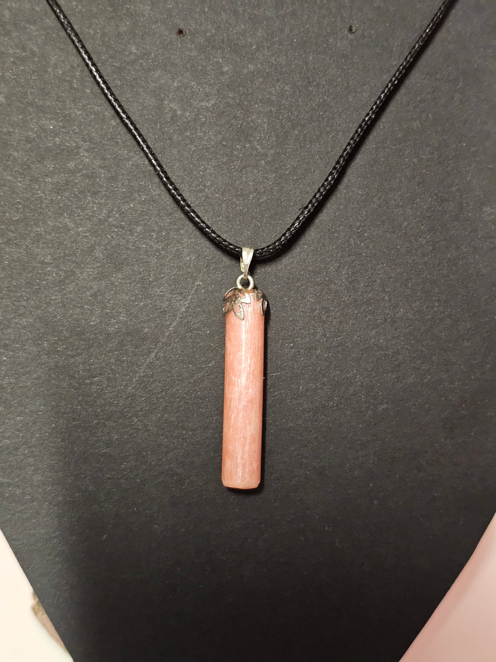 Round pink drop pendent and chain
