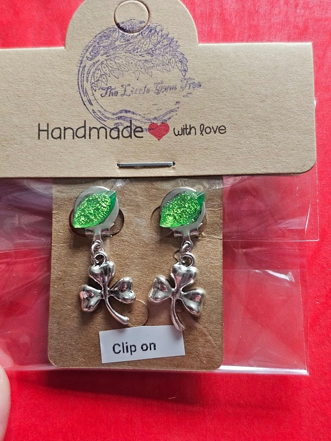 clip on earrings  3 leaf cloves
