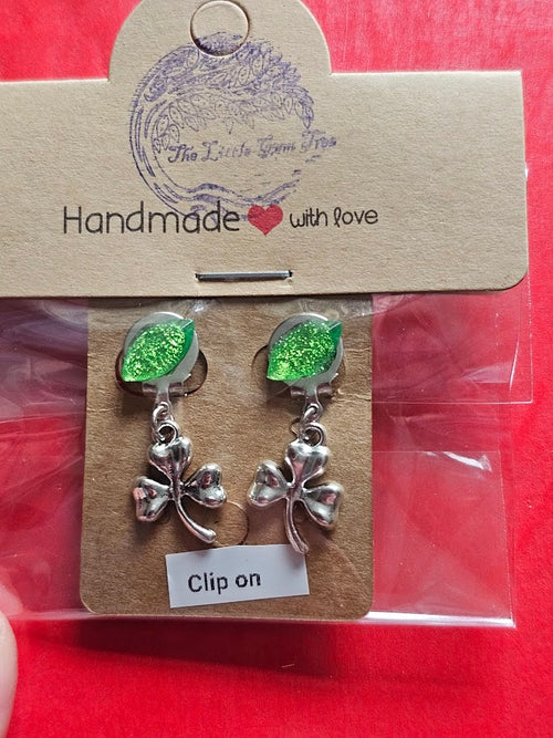 clip on earrings  3 leaf cloves