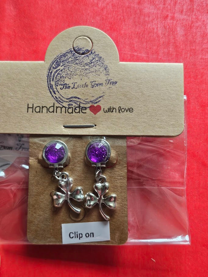 clip on earrings  3 leaf cloves