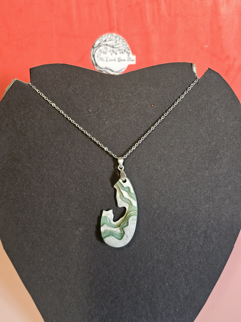 wave pendent and chain